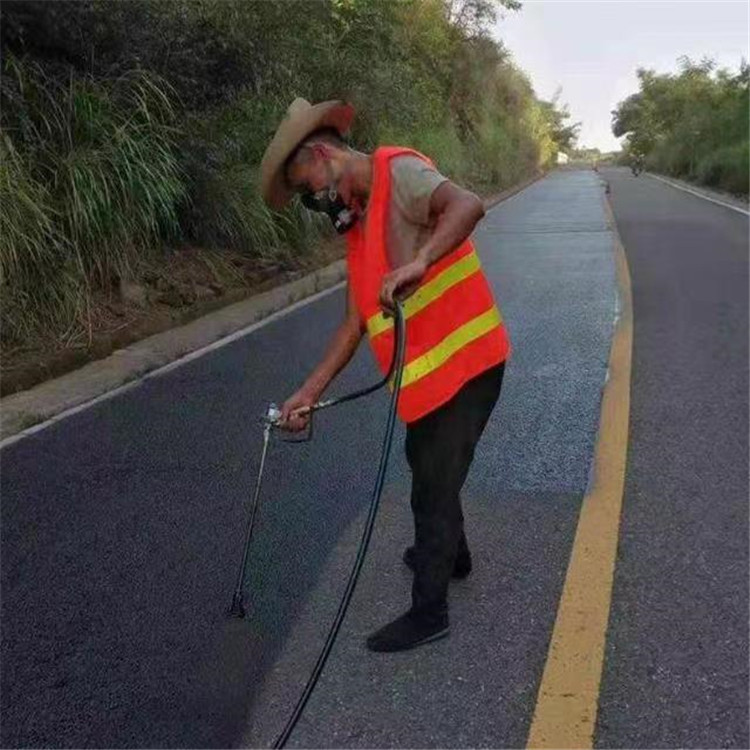 西城 彩色防滑路面的底涂是保障路面附着力