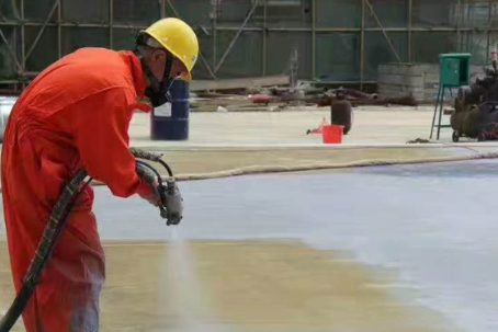 西城彩色路面喷涂是一种为路面